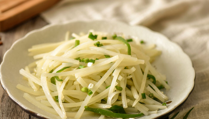 青椒土豆丝2.jpg 青椒土豆丝2.jpg