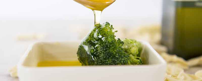 橄榄油1.jpg 橄榄油1.jpg