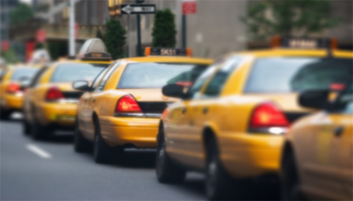 摄图网_501478071_banner_黄色出租车排队（企业商用）.jpg